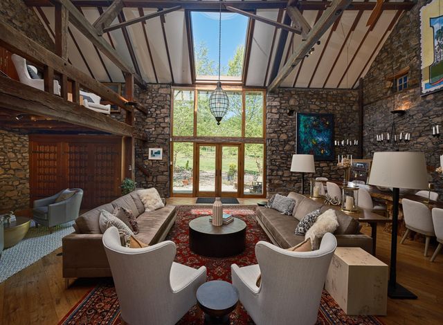 6990 PHILLIPS MILL RD, New Hope, PA 18938