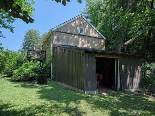 6990 PHILLIPS MILL RD, New Hope, PA 18938