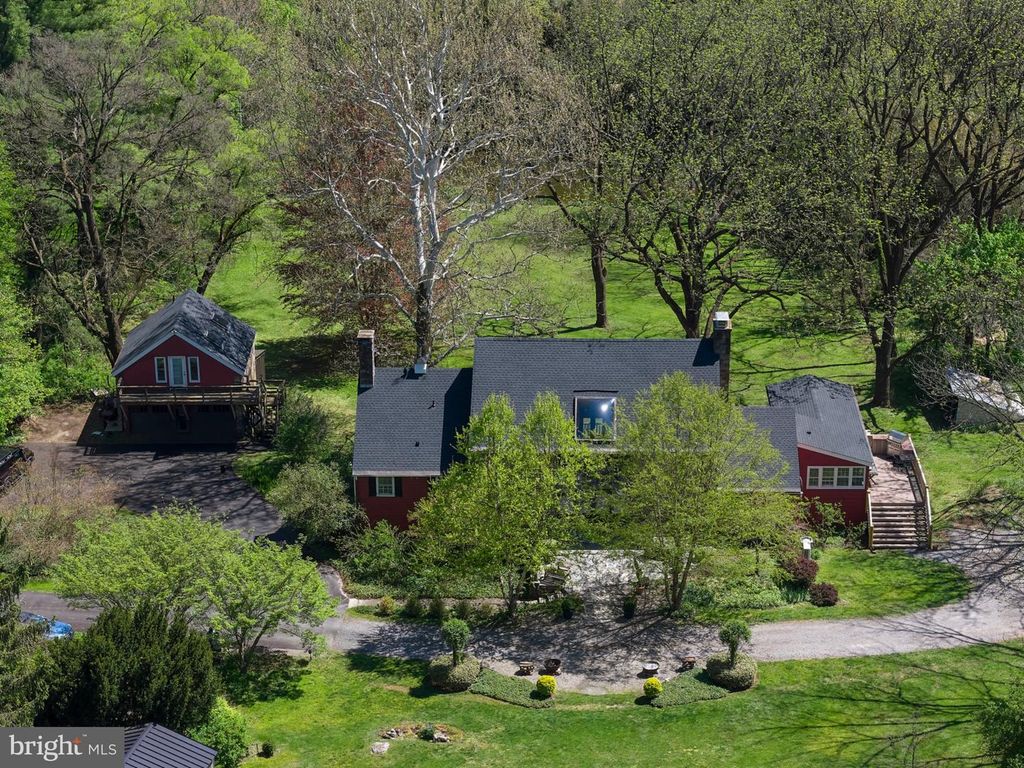 6990 PHILLIPS MILL RD, New Hope, PA 18938