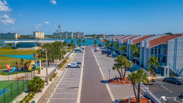 315 MEDALLION BOULEVARD H, Madeira Beach, FL 33708