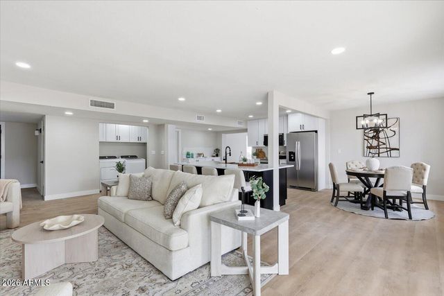 527 E TAM OSHANTER Drive, Phoenix, AZ 85022