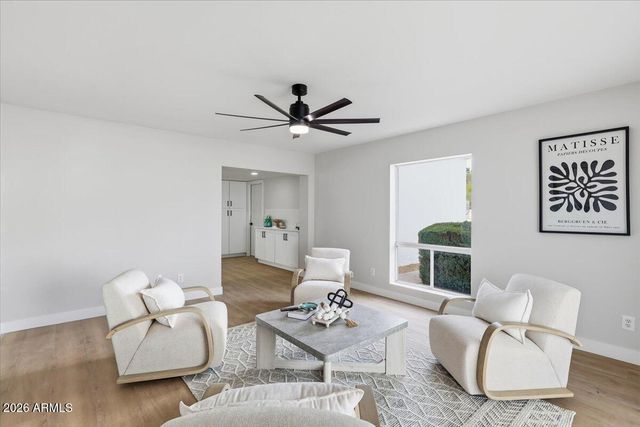 527 E TAM OSHANTER Drive, Phoenix, AZ 85022