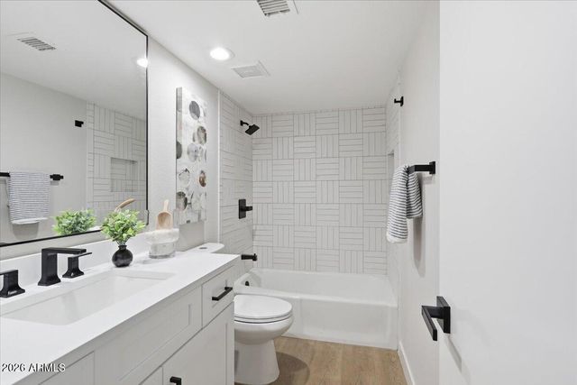 527 E TAM OSHANTER Drive, Phoenix, AZ 85022