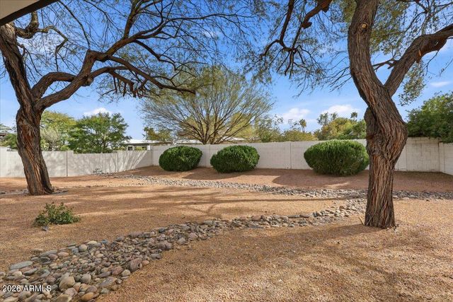 527 E TAM OSHANTER Drive, Phoenix, AZ 85022