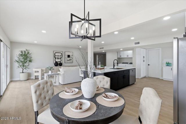 527 E TAM OSHANTER Drive, Phoenix, AZ 85022