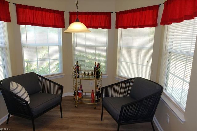102 Crimson CT, Yorktown, VA 23693