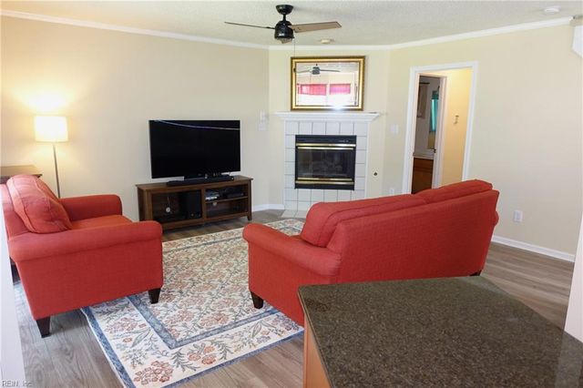 102 Crimson CT, Yorktown, VA 23693