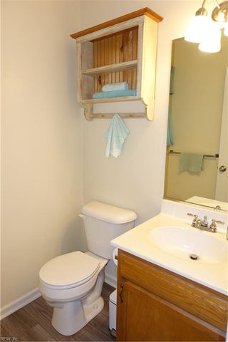 102 Crimson CT, Yorktown, VA 23693
