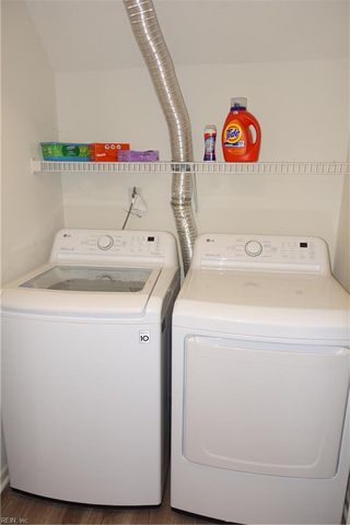 102 Crimson CT, Yorktown, VA 23693