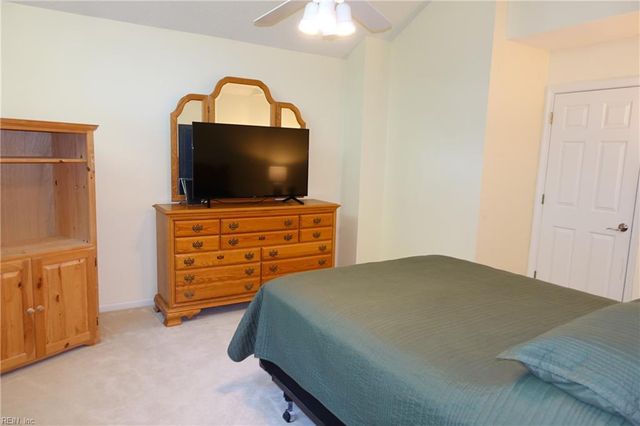 102 Crimson CT, Yorktown, VA 23693