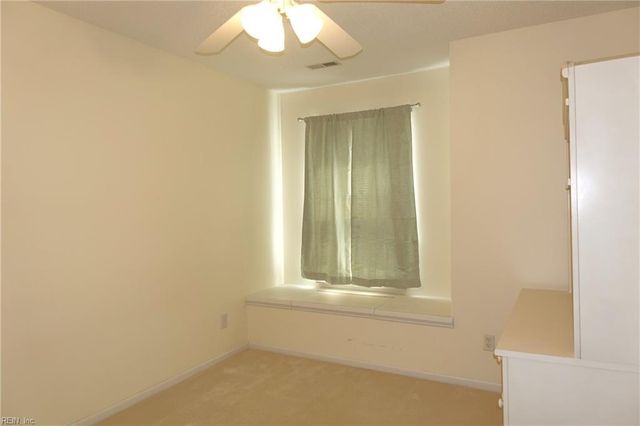 102 Crimson CT, Yorktown, VA 23693