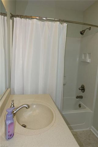 102 Crimson CT, Yorktown, VA 23693