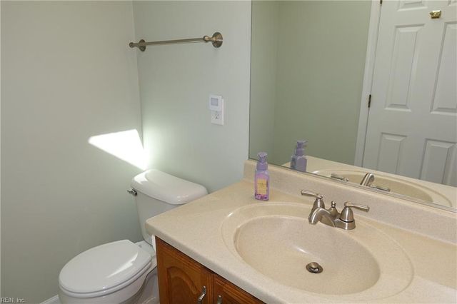 102 Crimson CT, Yorktown, VA 23693