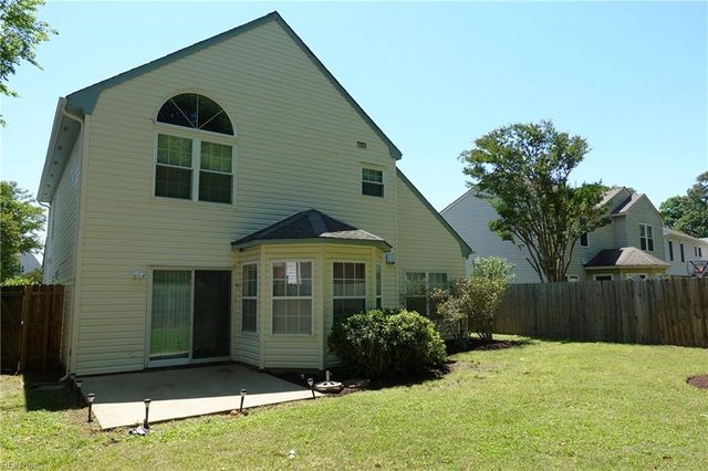 102 Crimson CT, Yorktown, VA 23693
