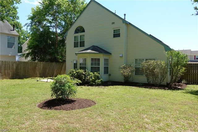102 Crimson CT, Yorktown, VA 23693