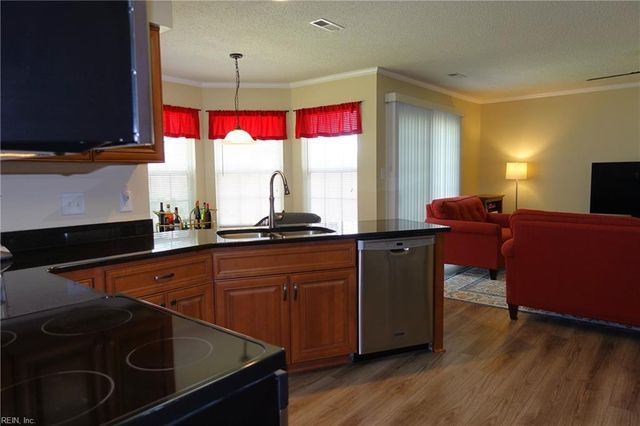 102 Crimson CT, Yorktown, VA 23693