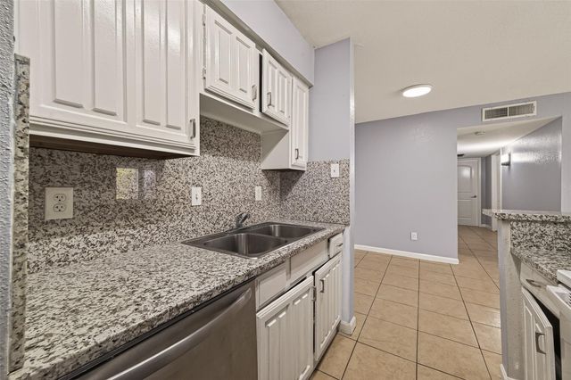 10202 Forum Park Dr 14, Houston, TX 77036