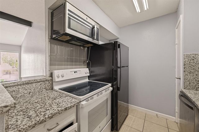 10202 Forum Park Dr 14, Houston, TX 77036