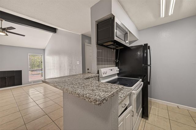 10202 Forum Park Dr 14, Houston, TX 77036