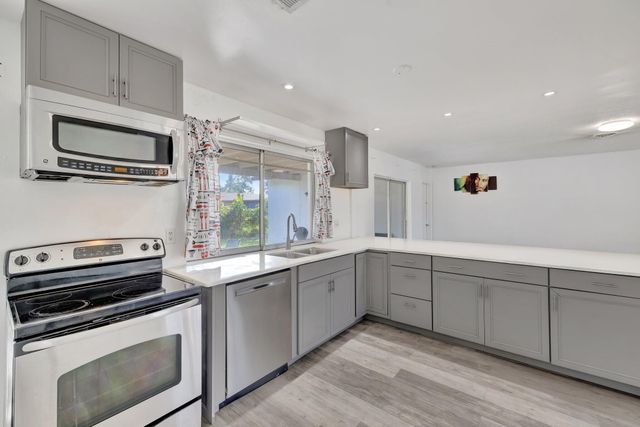 5804 NW 14th Street, Sunrise, FL 33313