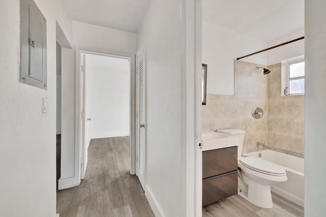 5804 NW 14th Street, Sunrise, FL 33313