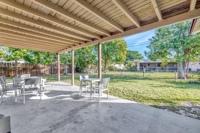 5804 NW 14th Street, Sunrise, FL 33313