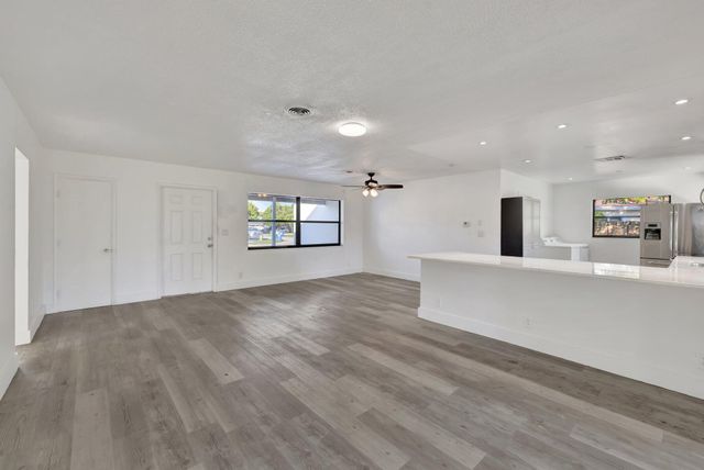 5804 NW 14th Street, Sunrise, FL 33313