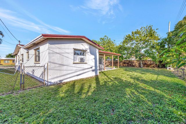 5804 NW 14th Street, Sunrise, FL 33313