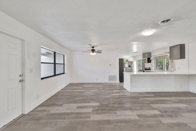 5804 NW 14th Street, Sunrise, FL 33313