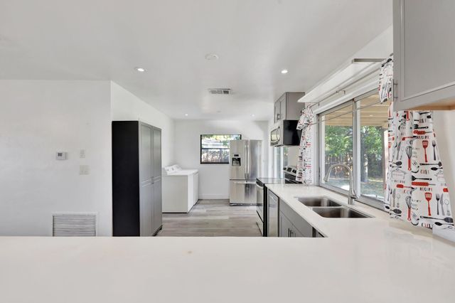 5804 NW 14th Street, Sunrise, FL 33313