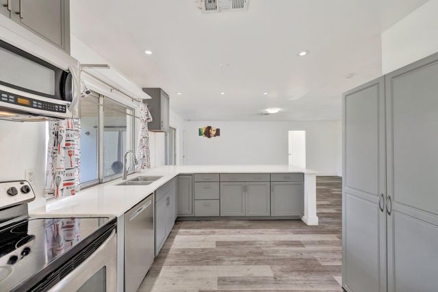 5804 NW 14th Street, Sunrise, FL 33313