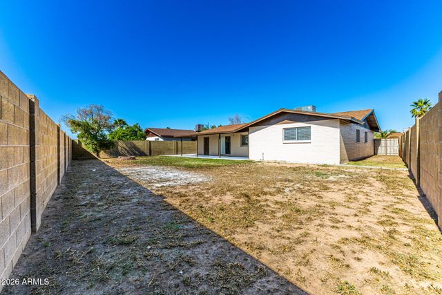 1521 E DIAMOND Avenue, Mesa, AZ 85204