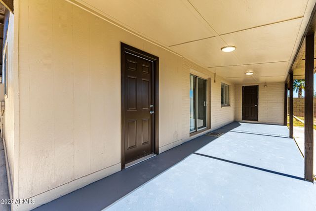 1521 E DIAMOND Avenue, Mesa, AZ 85204