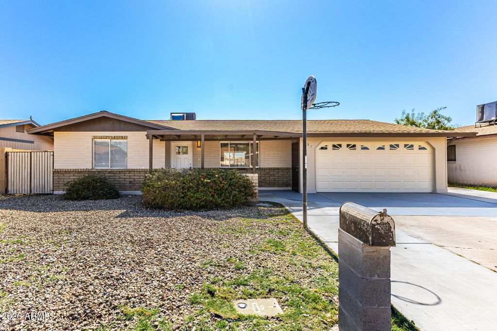 1521 E DIAMOND Avenue, Mesa, AZ 85204