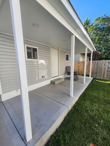 1034 N Drake Avenue, Chicago, IL 60651
