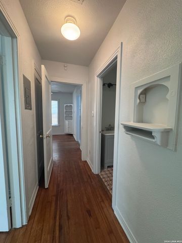 1223 Essex, San Antonio, TX 78210