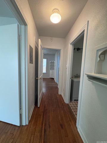1223 Essex, San Antonio, TX 78210