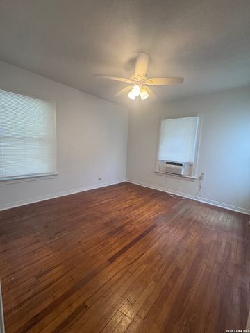 1223 Essex, San Antonio, TX 78210