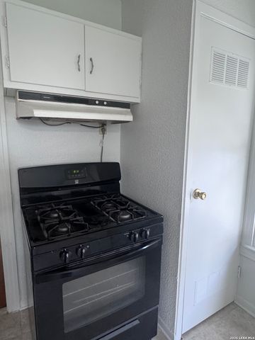 1223 Essex, San Antonio, TX 78210