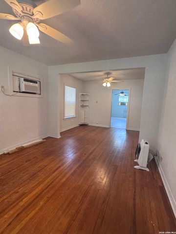 1223 Essex, San Antonio, TX 78210