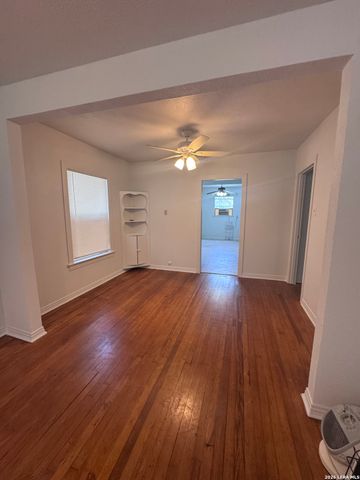 1223 Essex, San Antonio, TX 78210