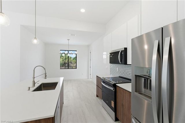 10488 Van Wyck TER, Port Charlotte, FL 33981