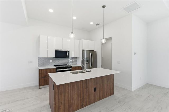 10488 Van Wyck TER, Port Charlotte, FL 33981