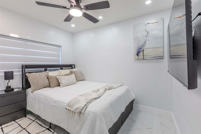 2633 NW Taft Street, Hollywood, FL 33020