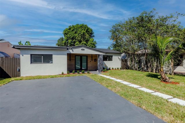 2633 NW Taft Street, Hollywood, FL 33020