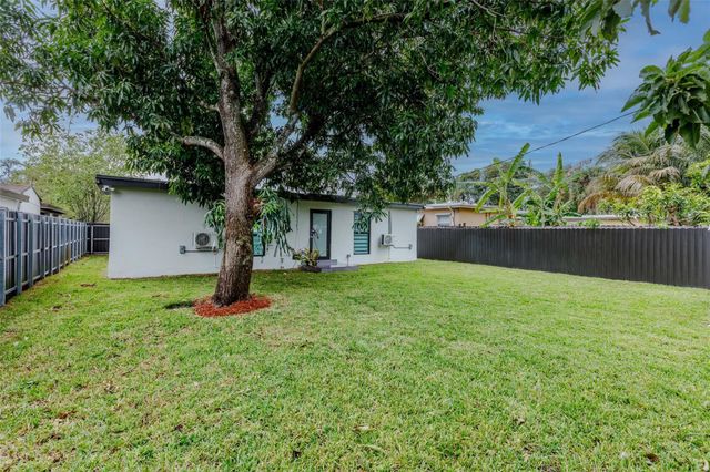 2633 NW Taft Street, Hollywood, FL 33020