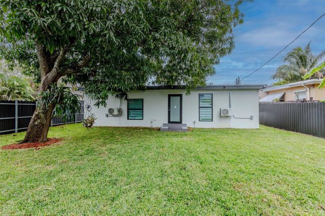 2633 NW Taft Street, Hollywood, FL 33020