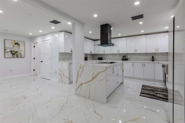 2633 NW Taft Street, Hollywood, FL 33020