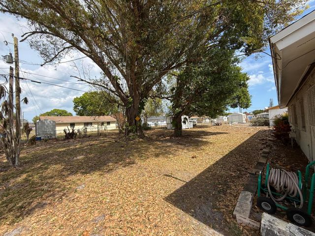 307 Essex Drive, Fort Pierce, FL 34946