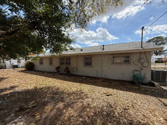 307 Essex Drive, Fort Pierce, FL 34946